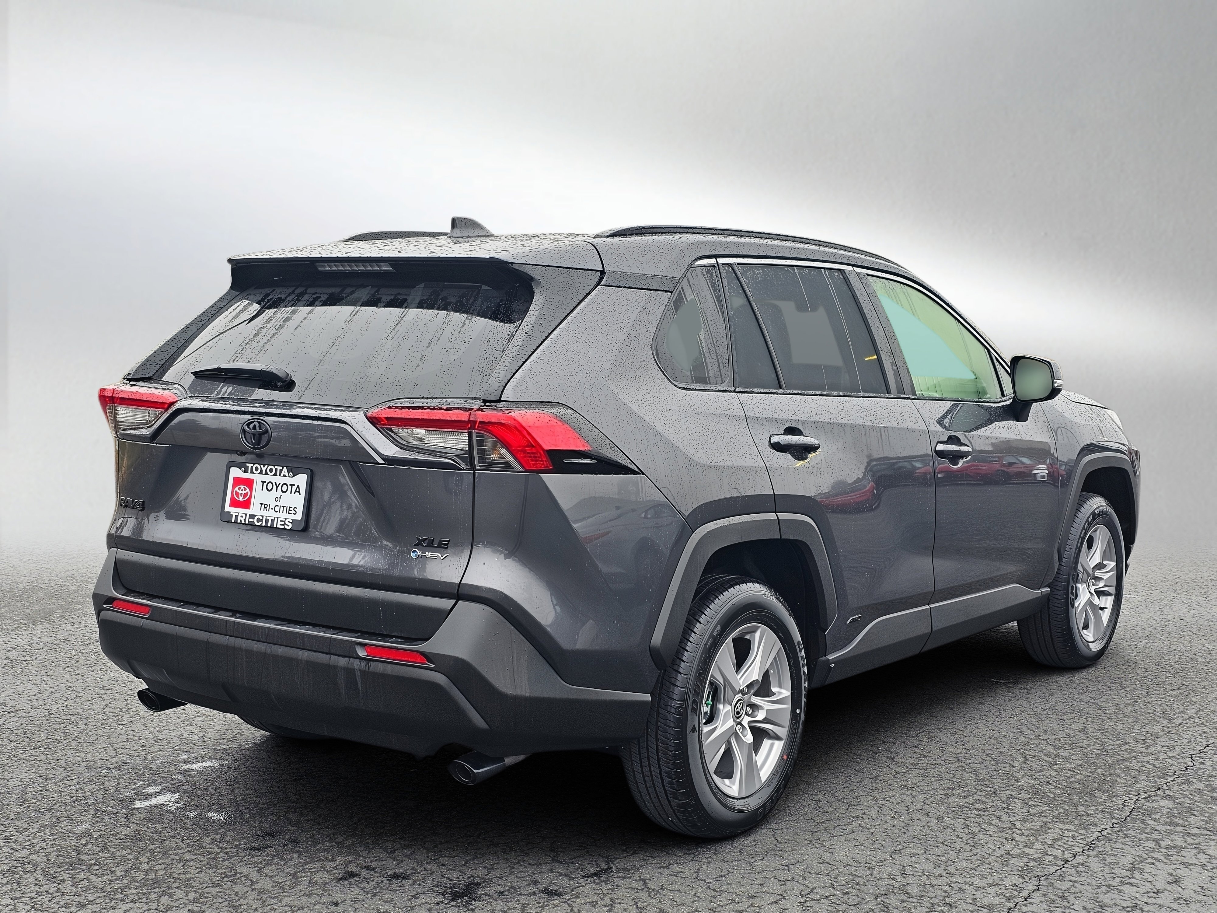 Used 2025 Toyota RAV4 XLE w/ Convenience Package image 5