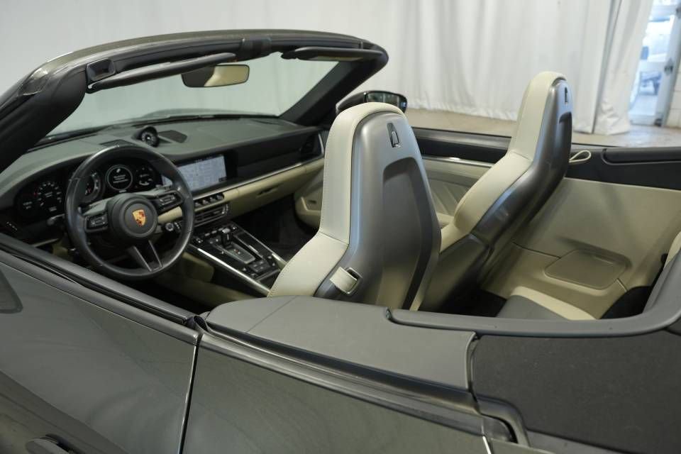 Certified 2021 Porsche 911 Turbo S image 48