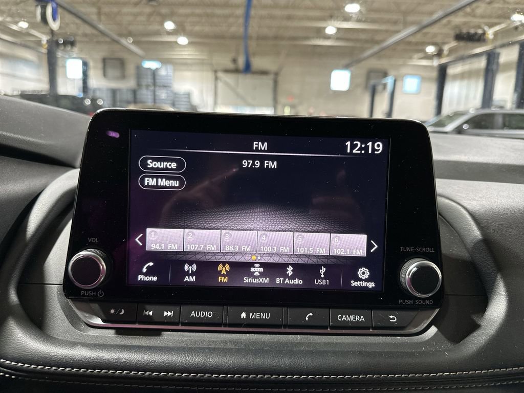 Used 2024 Nissan Rogue SV image 12