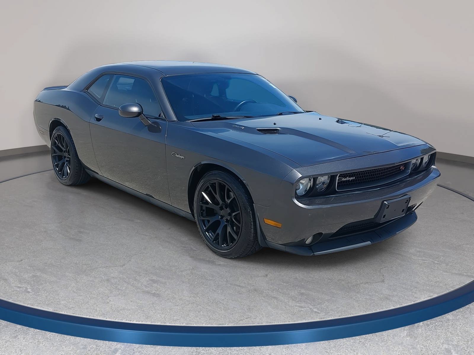 Used 2014 Dodge Challenger R/T RWD image 3