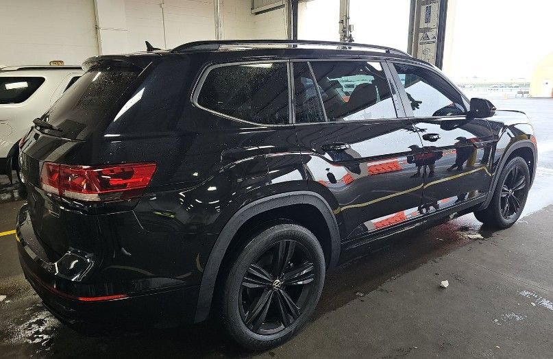 Used 2022 Volkswagen Atlas SEL R-Line image 3