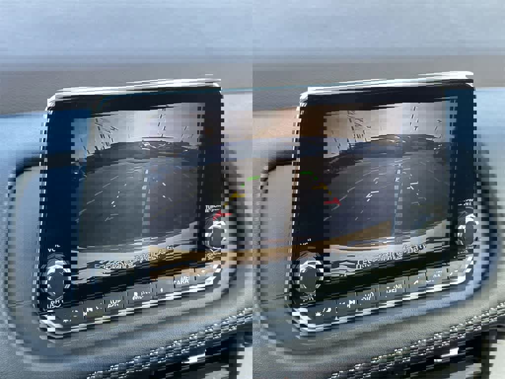 Used 2023 Nissan Rogue SV image 18