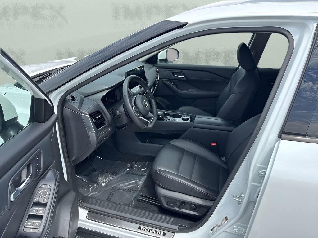 Used 2024 Nissan Rogue SL w/ SL Premium Package AWD/4WD image 9