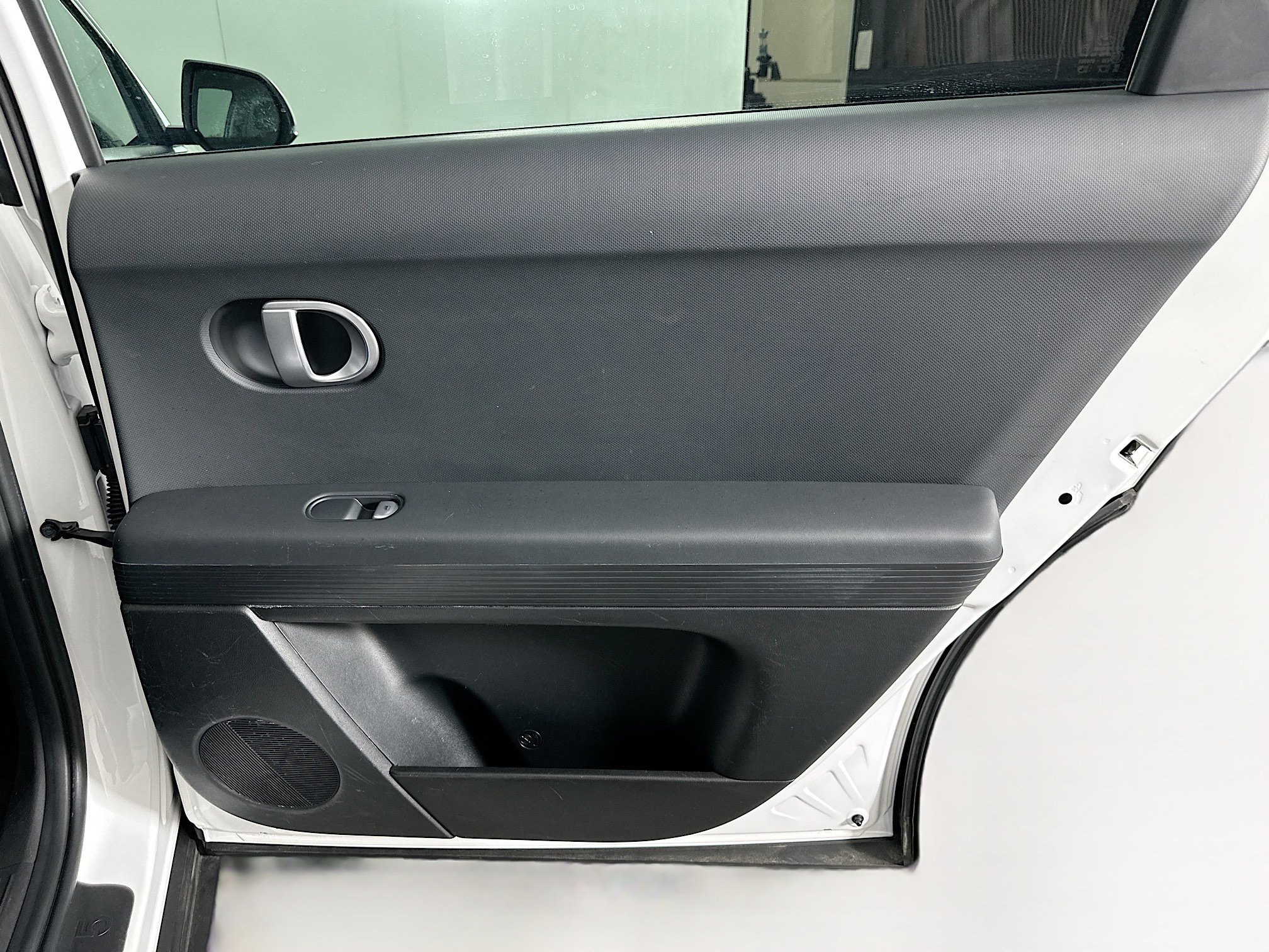 Used 2024 Hyundai Ioniq 5 SE RWD image 29