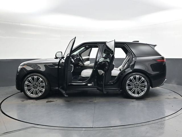 Used 2024 Land Rover Range Rover Sport SE image 40