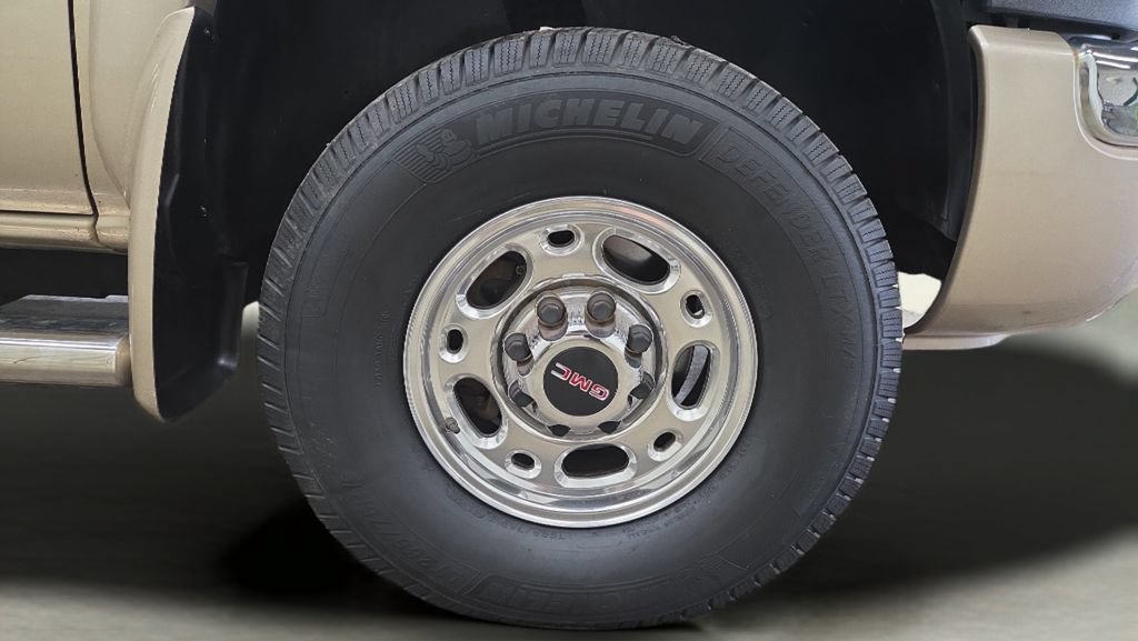 Used 2004 GMC Sierra 2500 SLE w/ Heavy-Duty Power Package AWD/4WD image 28