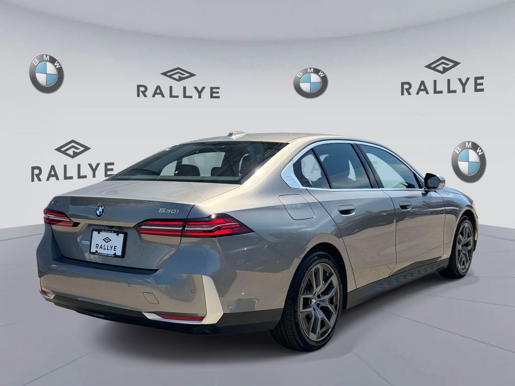 Certified 2026 BMW 530i xDrive w/ Premium Package AWD/4WD image 4