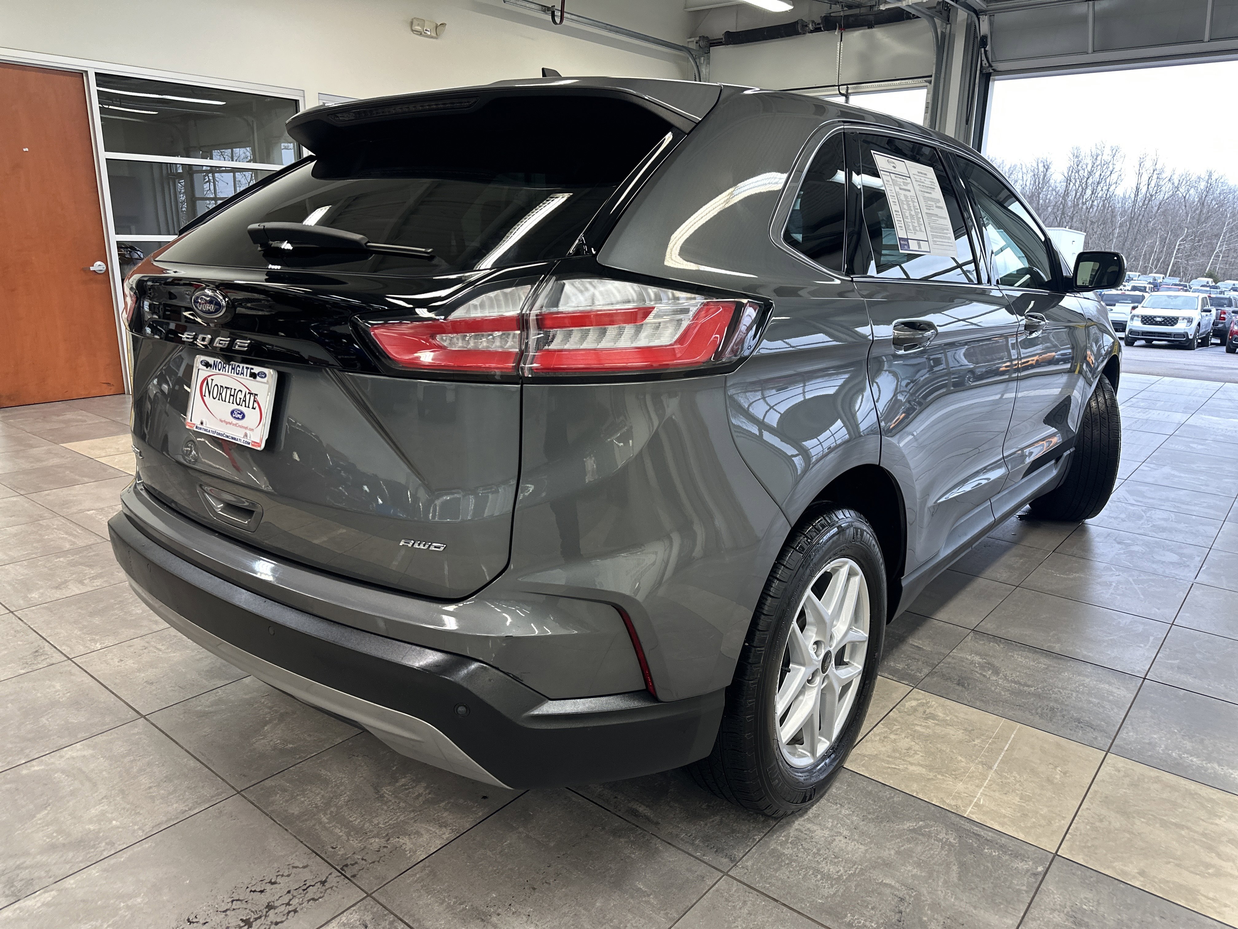 Used 2023 Ford Edge SEL w/ Convenience Package image 12