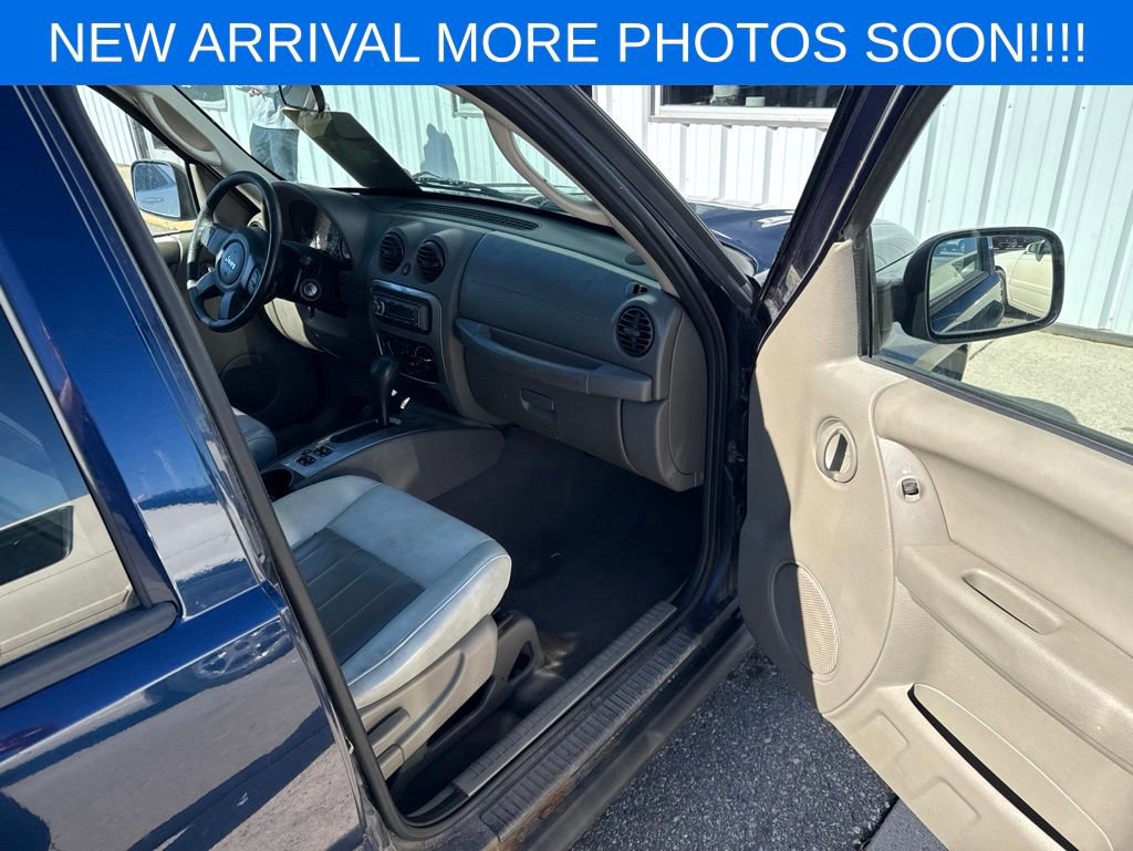 Used 2007 Jeep Liberty Sport AWD/4WD image 13