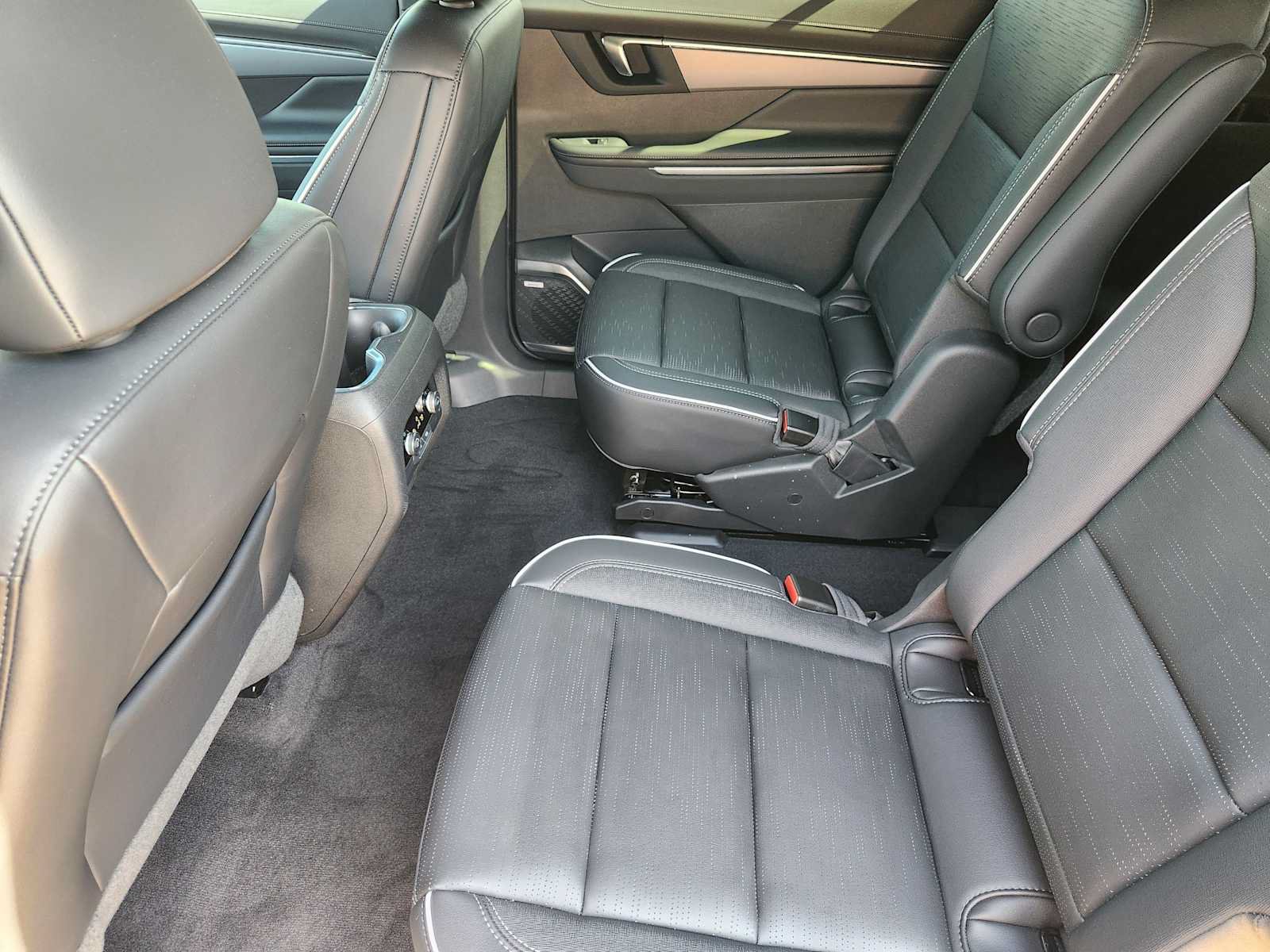 Used 2025 Buick Enclave Sport Touring w/ Power Package FWD image 30