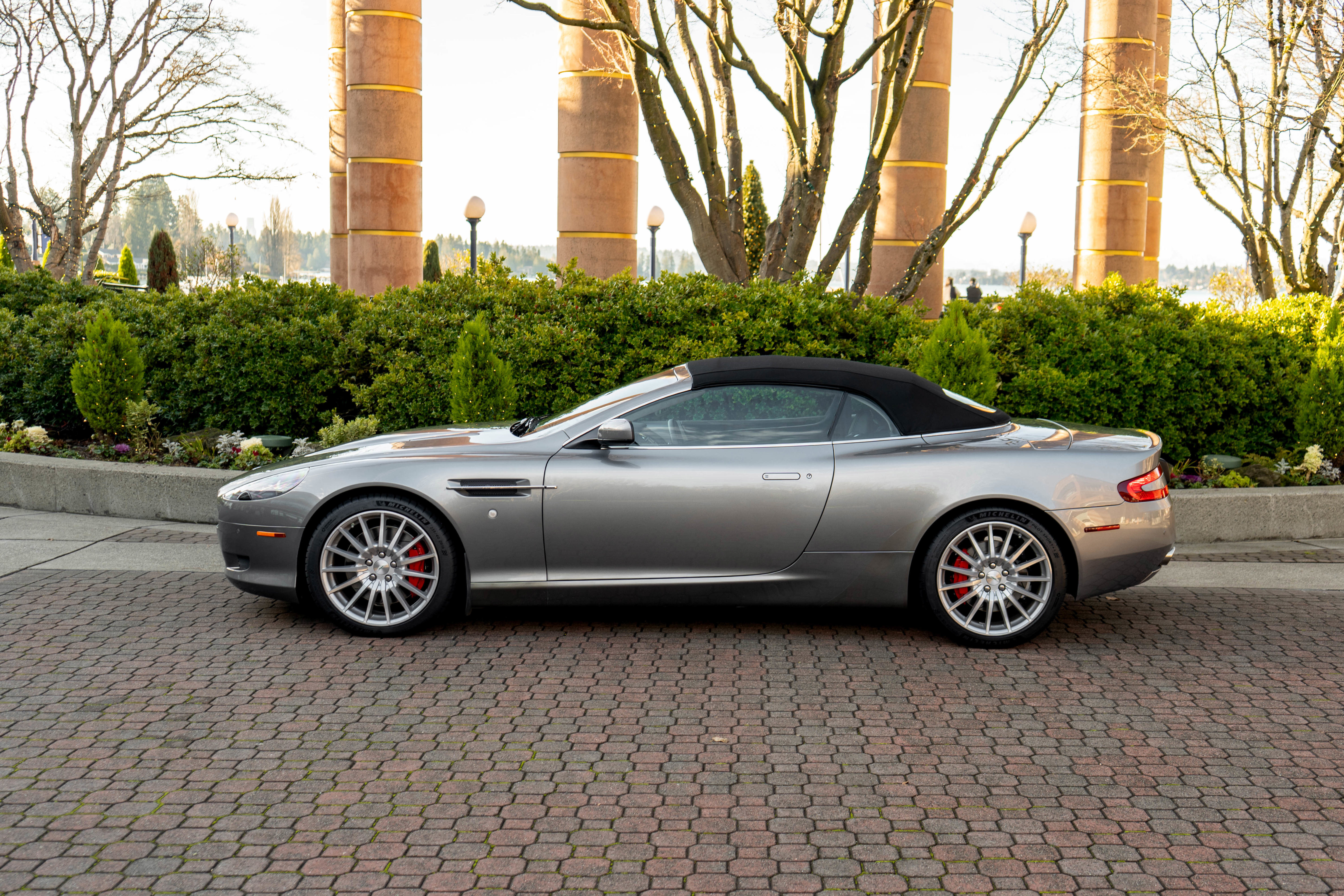 Used 2009 Aston Martin DB9 Volante RWD image 39