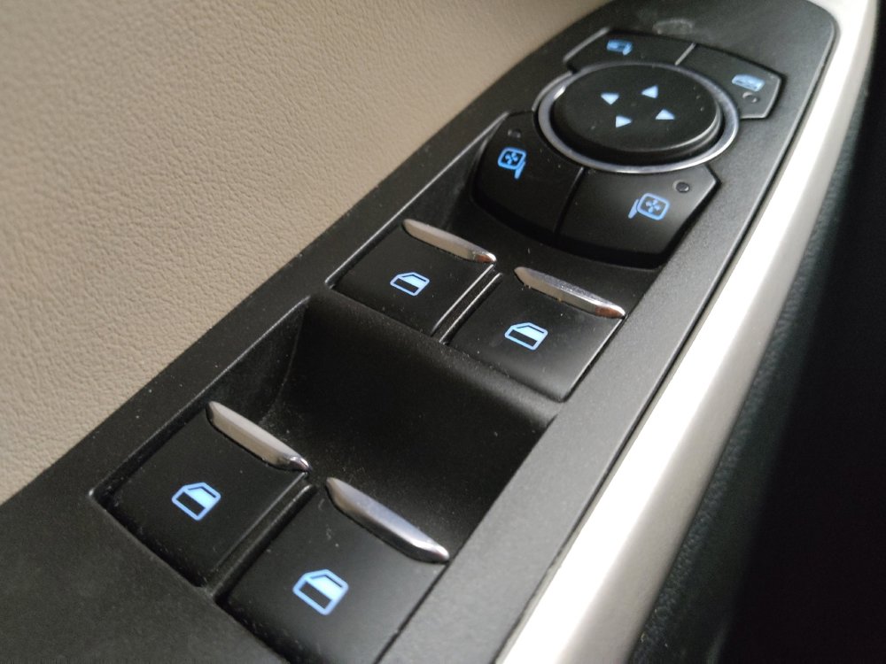 Used 2023 Ford Explorer Limited w/ Equipment Group 301A RWD image 27
