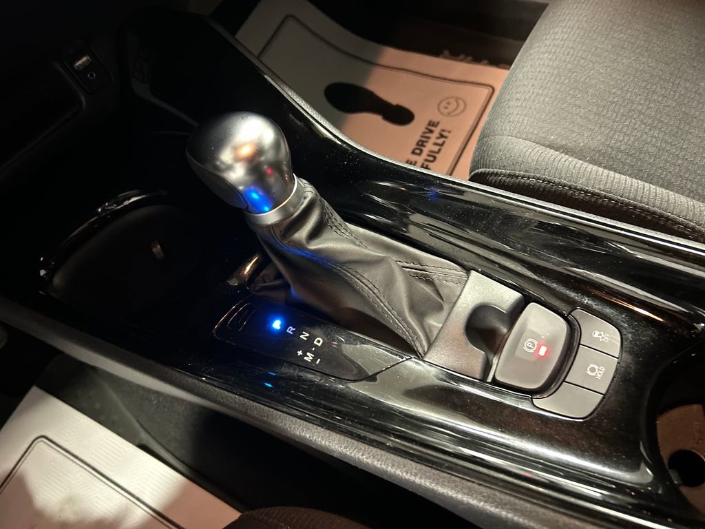 Used 2019 Toyota C-HR XLE image 18