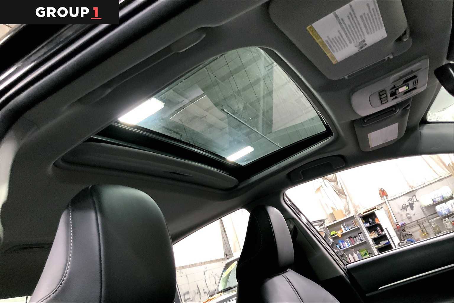 Used 2021 Toyota Camry SE w/ Cold Weather Package image 13