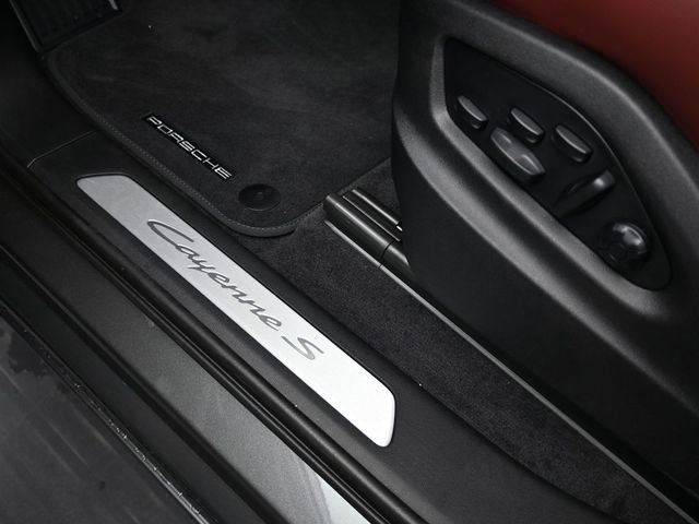 New 2026 Porsche Cayenne S image 13