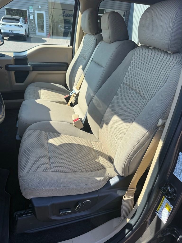 Used 2017 Ford F150 XLT w/ Equipment Group 302A Luxury AWD/4WD image 16