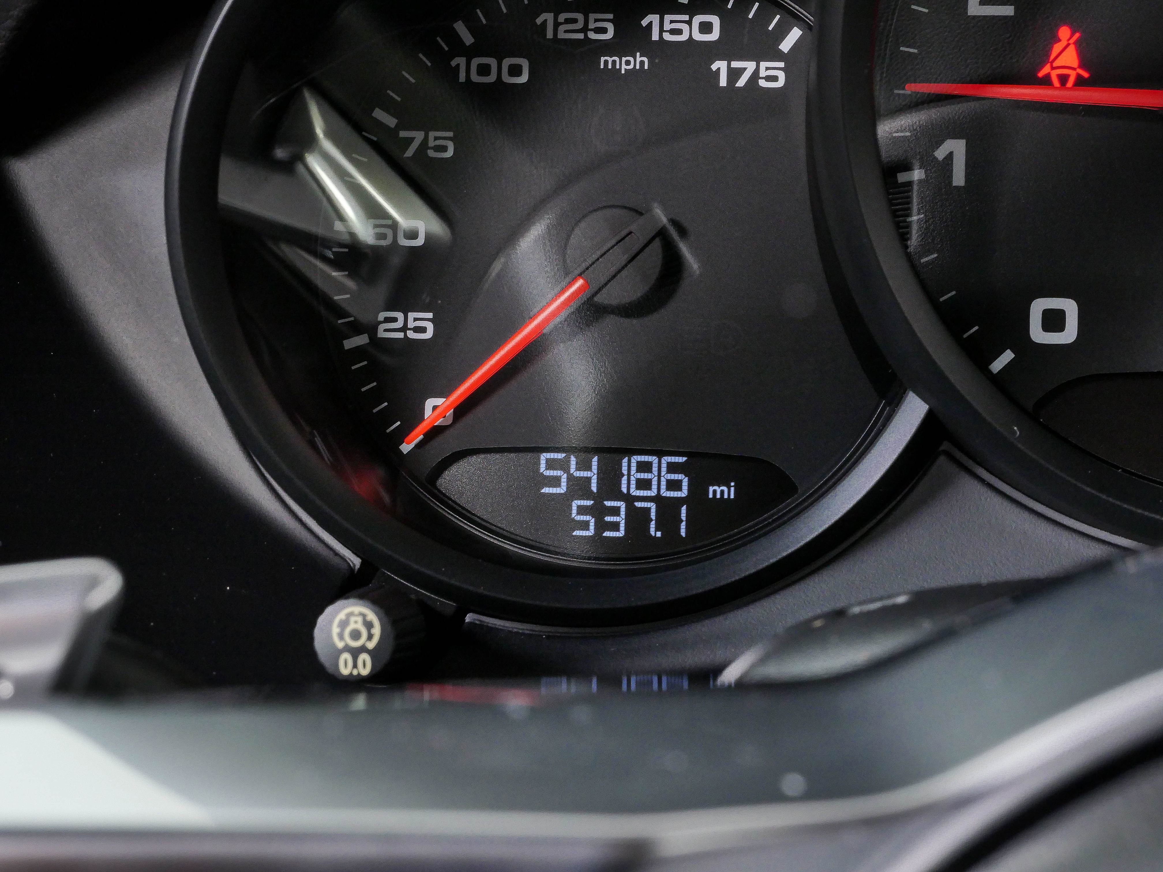 Certified 2018 Porsche 718 Cayman RWD image 12
