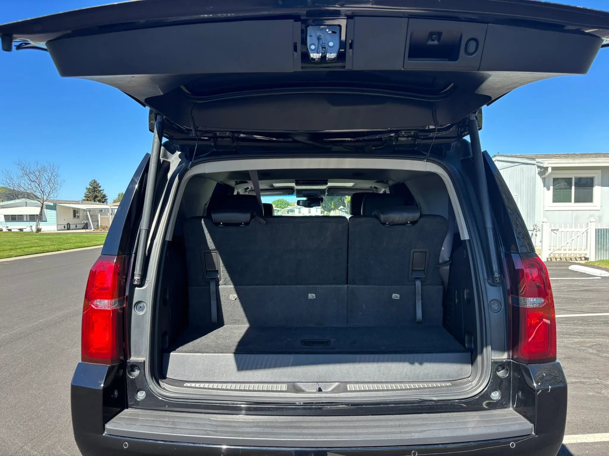 Used 2015 Chevrolet Tahoe LT RWD image 13
