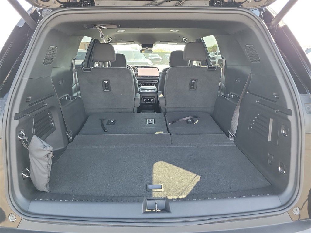 Used 2025 Chevrolet Traverse LT w/ Enhanced Driving Package image 25