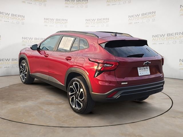 Used 2024 Chevrolet Trax RS image 3