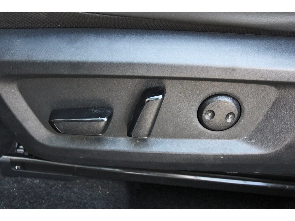 Used 2024 Nissan Rogue SV w/ SV Premium Package FWD image 32