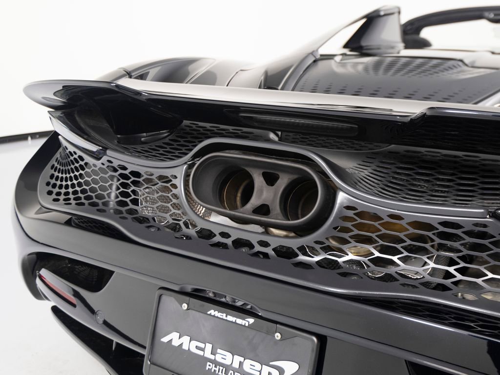 Used 2024 McLaren 750S Spider RWD image 44