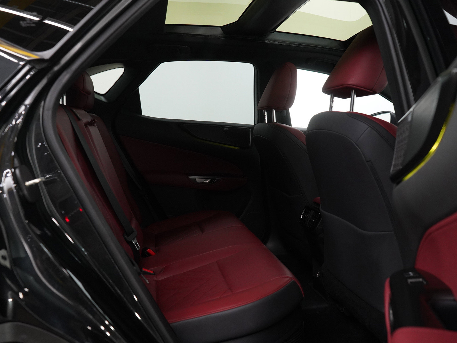 Used 2025 Lexus NX 450h+ AWD w/ Luxury Package image 11