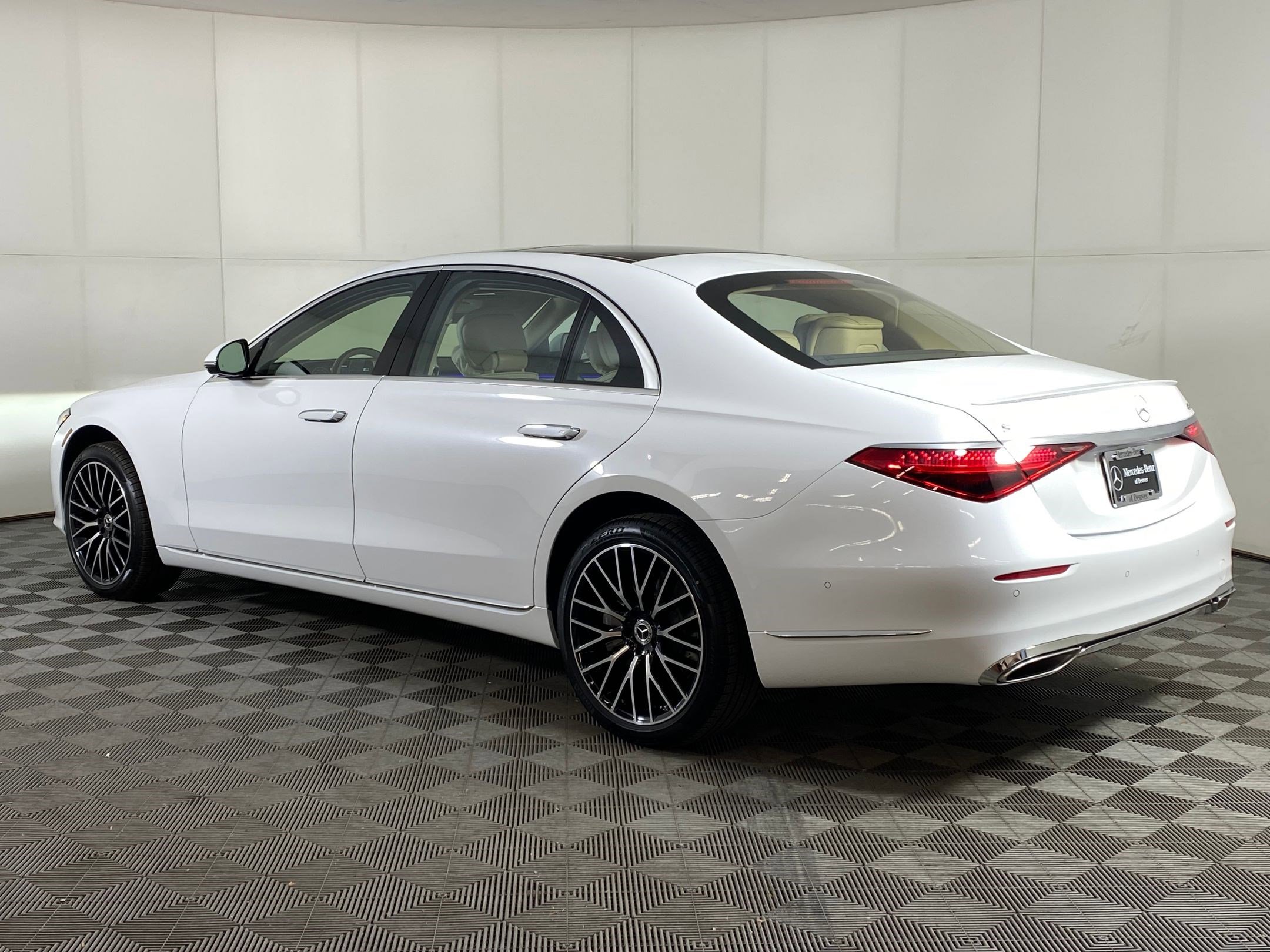 New 2026 Mercedes-Benz S 580 4MATIC Sedan image 3