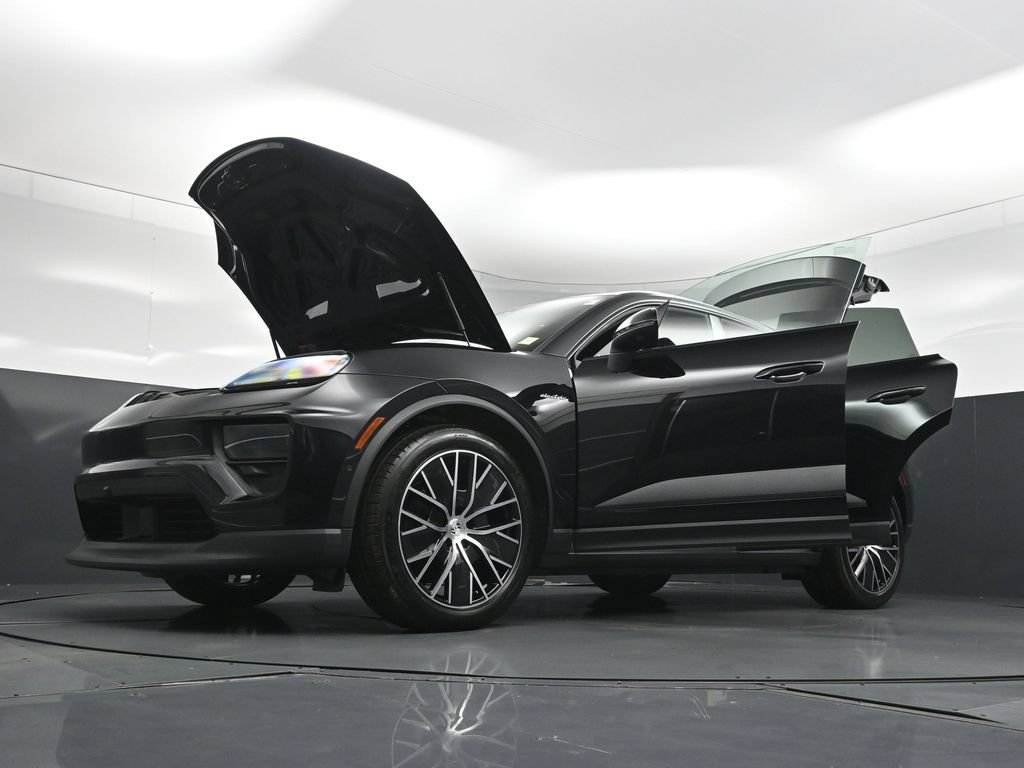 New 2026 Porsche Macan 4 Electric AWD/4WD image 35