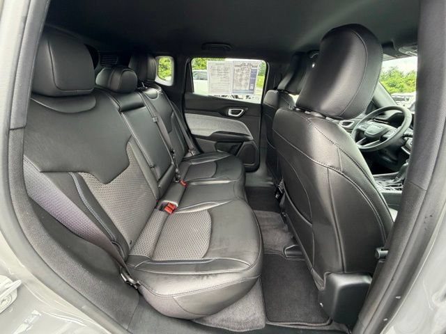 Used 2023 Jeep Compass Latitude AWD/4WD image 35