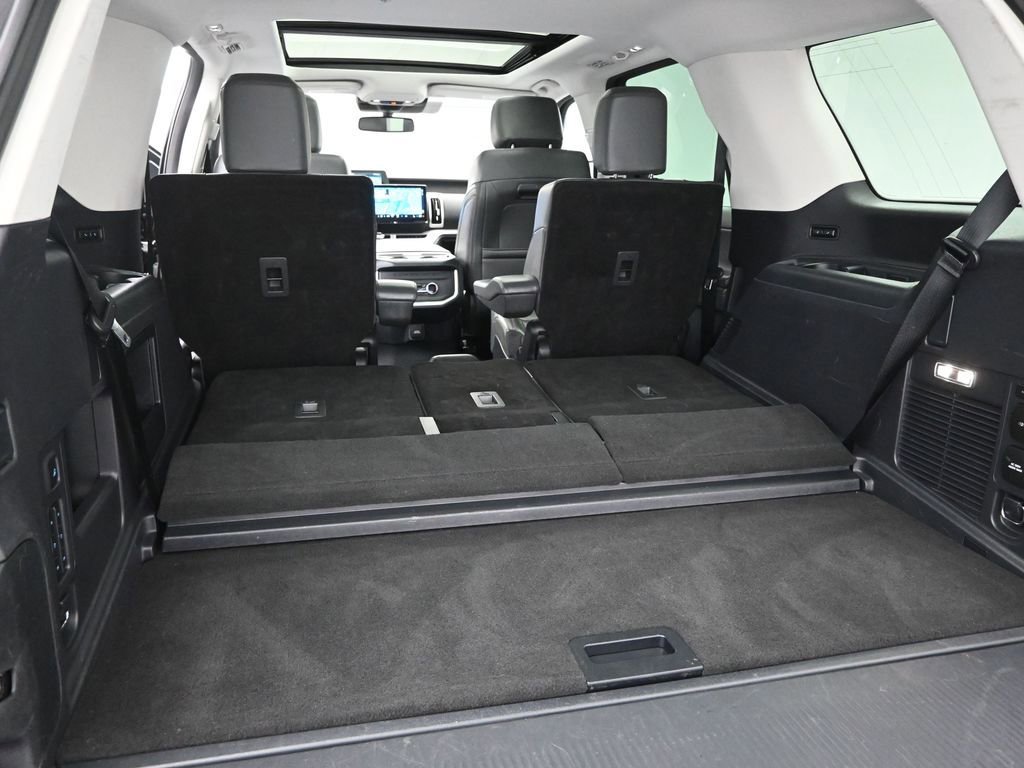 Used 2025 Ford Expedition Active image 10