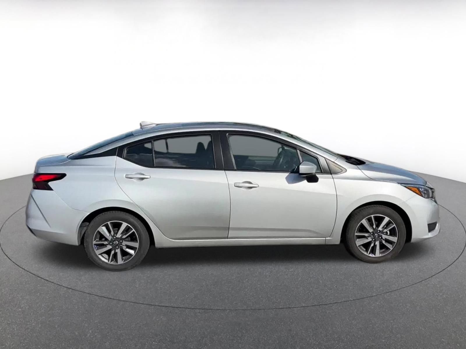 Used 2025 Nissan Versa SV FWD image 16