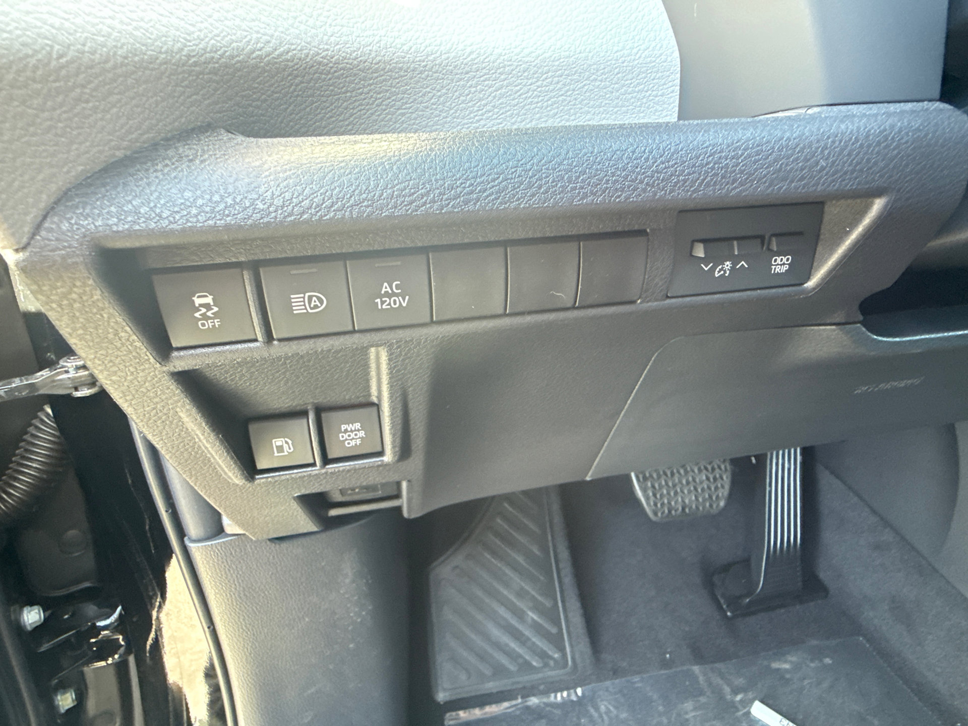 New 2026 Toyota Sienna XLE image 25