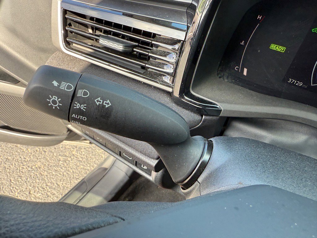 Used 2025 Toyota Camry LE image 30