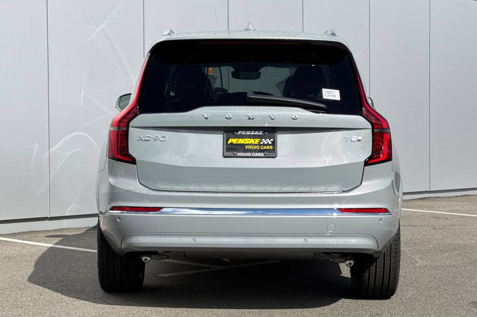 New 2026 Volvo XC90 T8 Ultra w/ Protection Package Premier AWD/4WD image 4