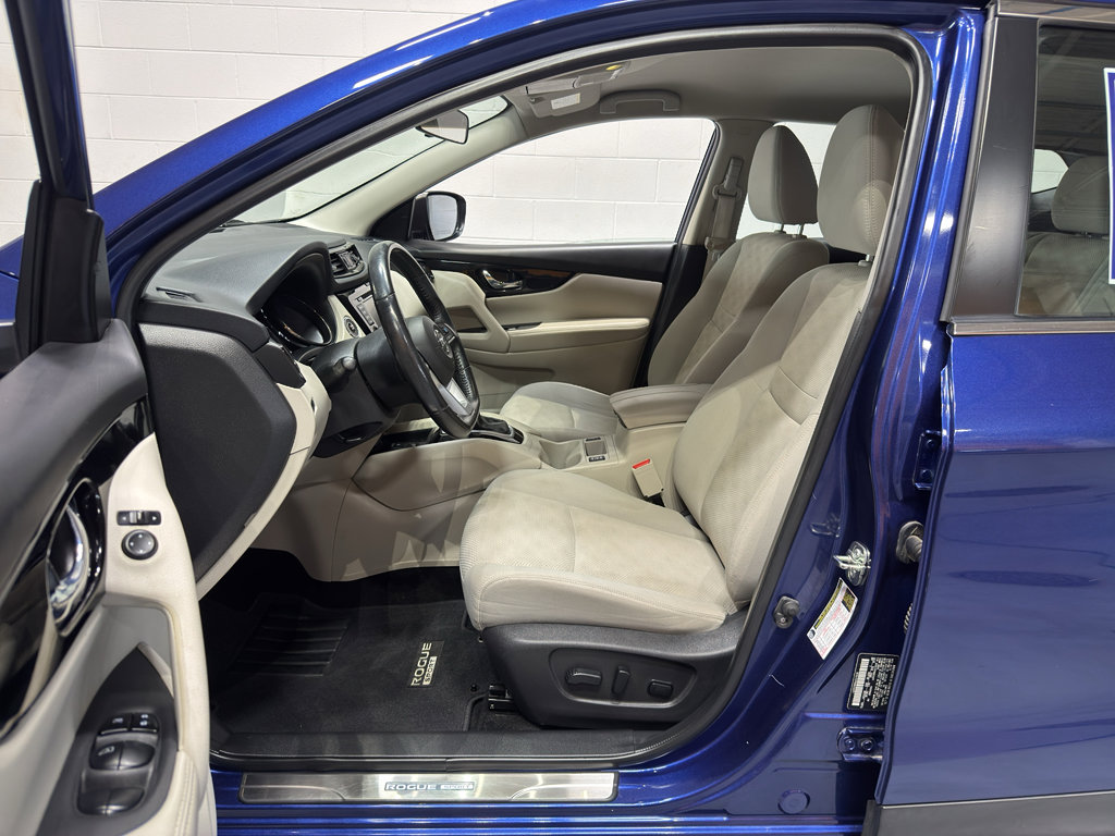 Used 2019 Nissan Rogue Sport SV w/ Technology Package image 13