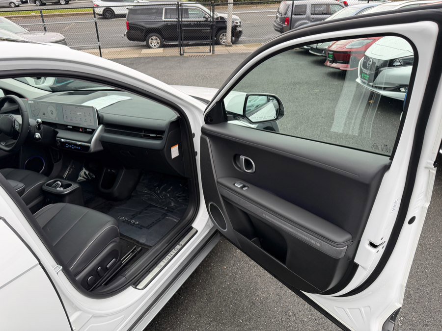 Used 2024 Hyundai Ioniq 5 Limited image 44