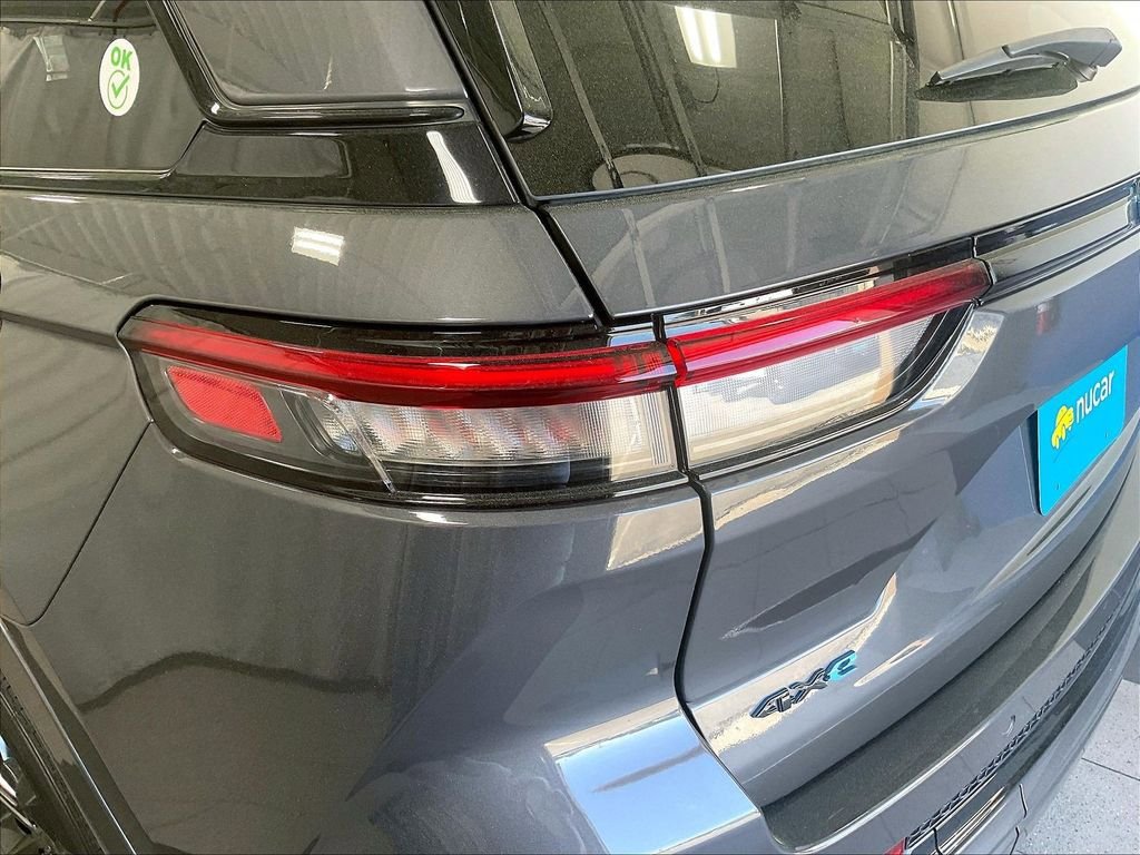 Used 2023 Jeep Grand Cherokee 30th Anniversary AWD/4WD image 33