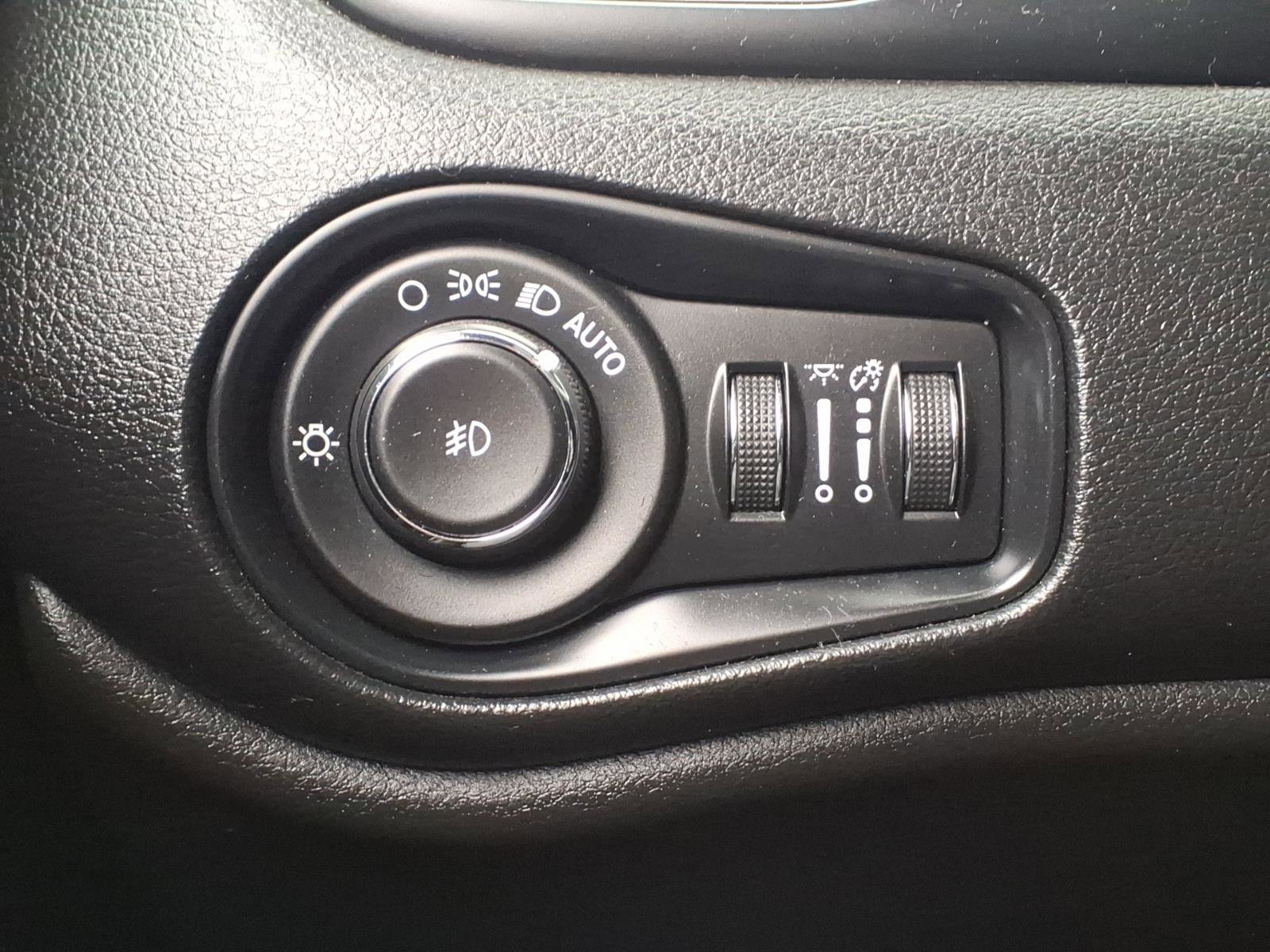 Certified 2020 Jeep Renegade Altitude image 21