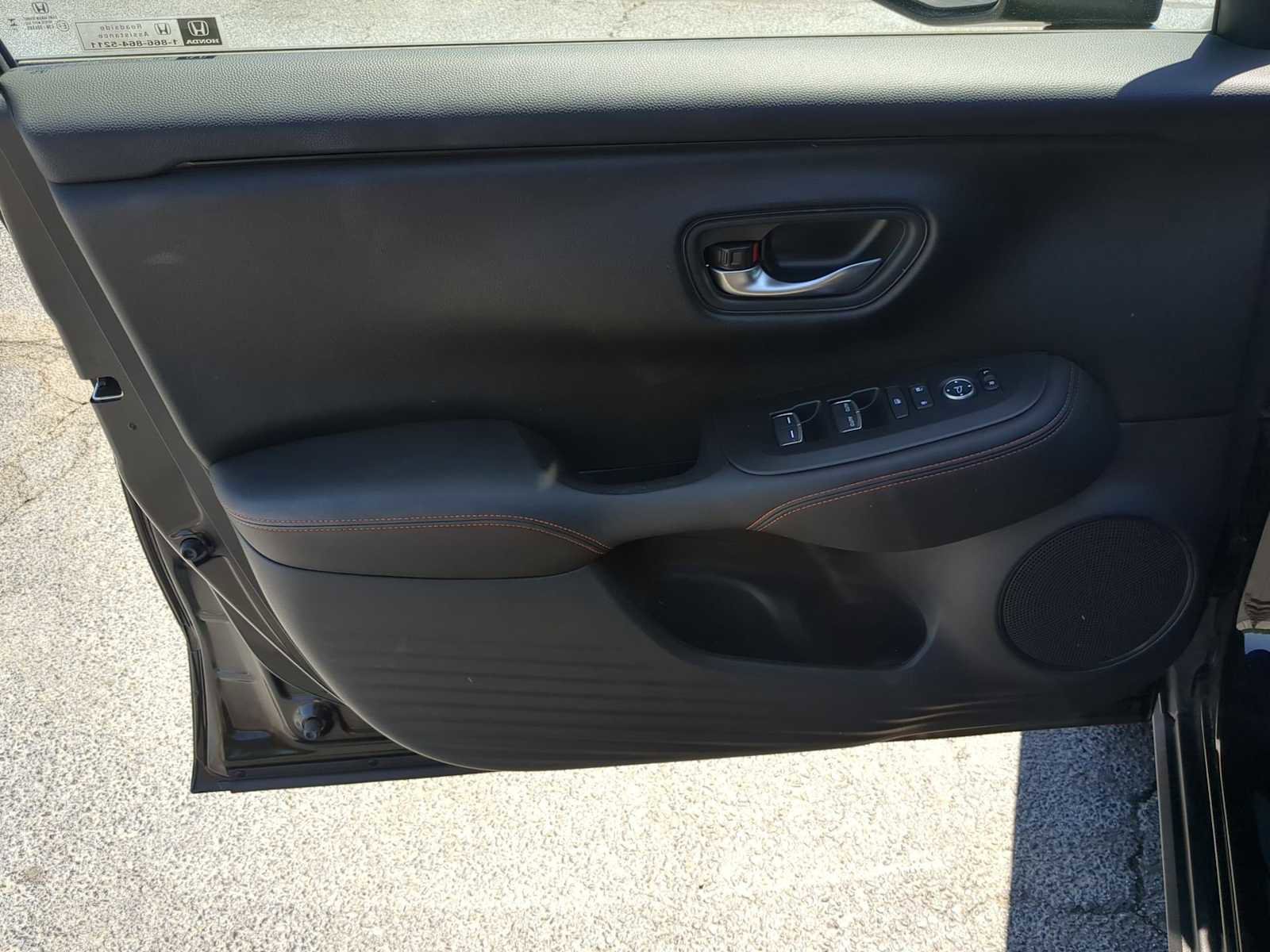 Used 2025 Honda HR-V Sport image 11