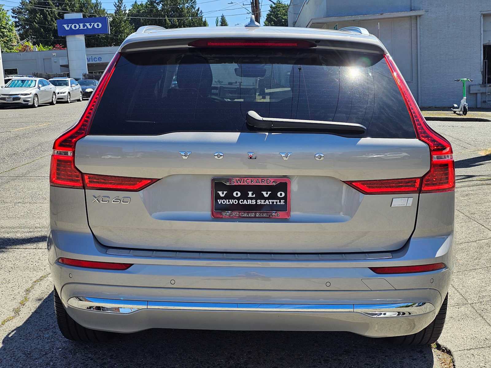 Used 2023 Volvo XC60 T8 Ultimate AWD/4WD image 4