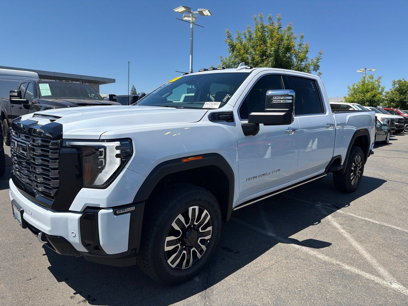 Used 2026 GMC Sierra 2500 Denali Ultimate AWD/4WD image 1