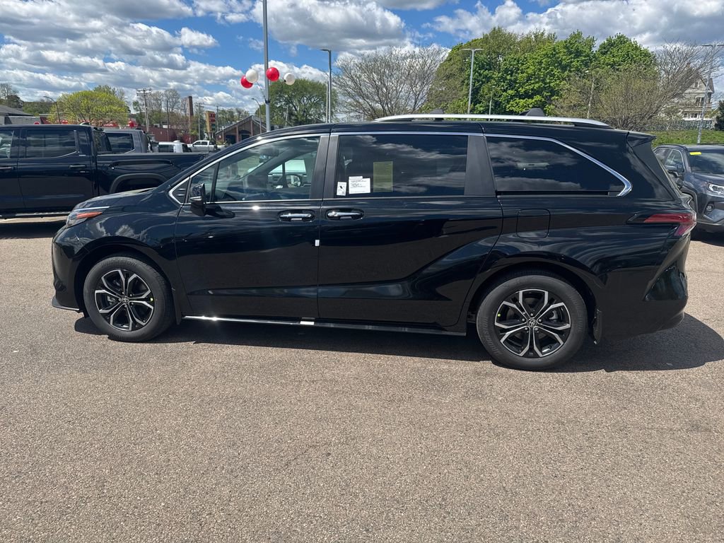 New 2026 Toyota Sienna Platinum AWD/4WD image 4