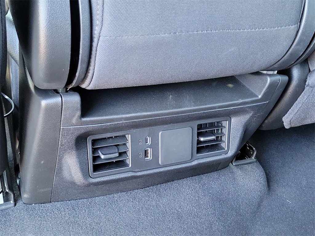 Used 2025 Chevrolet Silverado 1500 Custom image 26