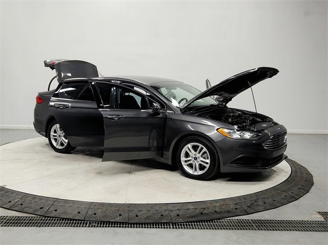 Used 2018 Ford Fusion SE image 9