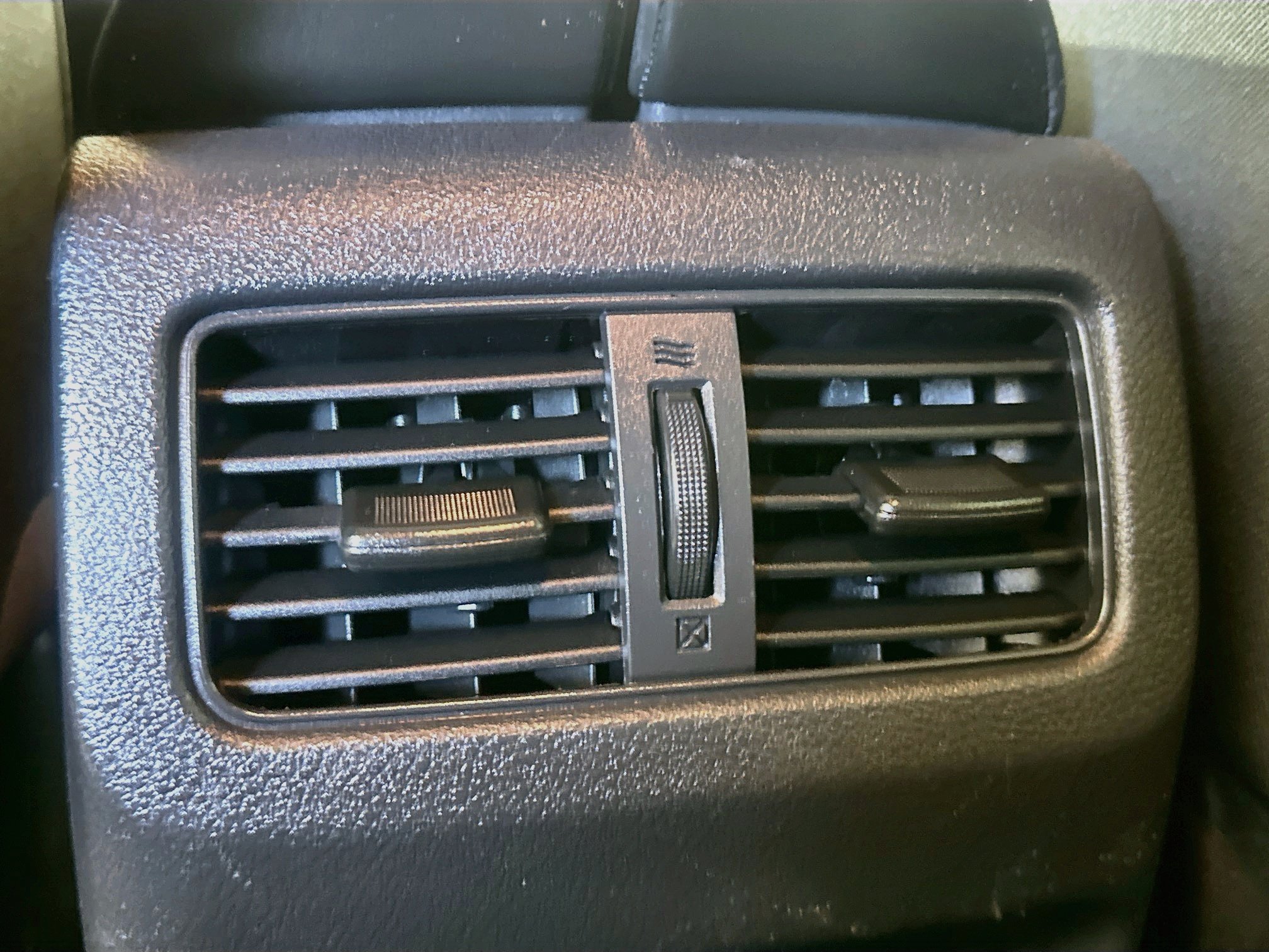 Used 2023 Nissan Rogue SV FWD image 26