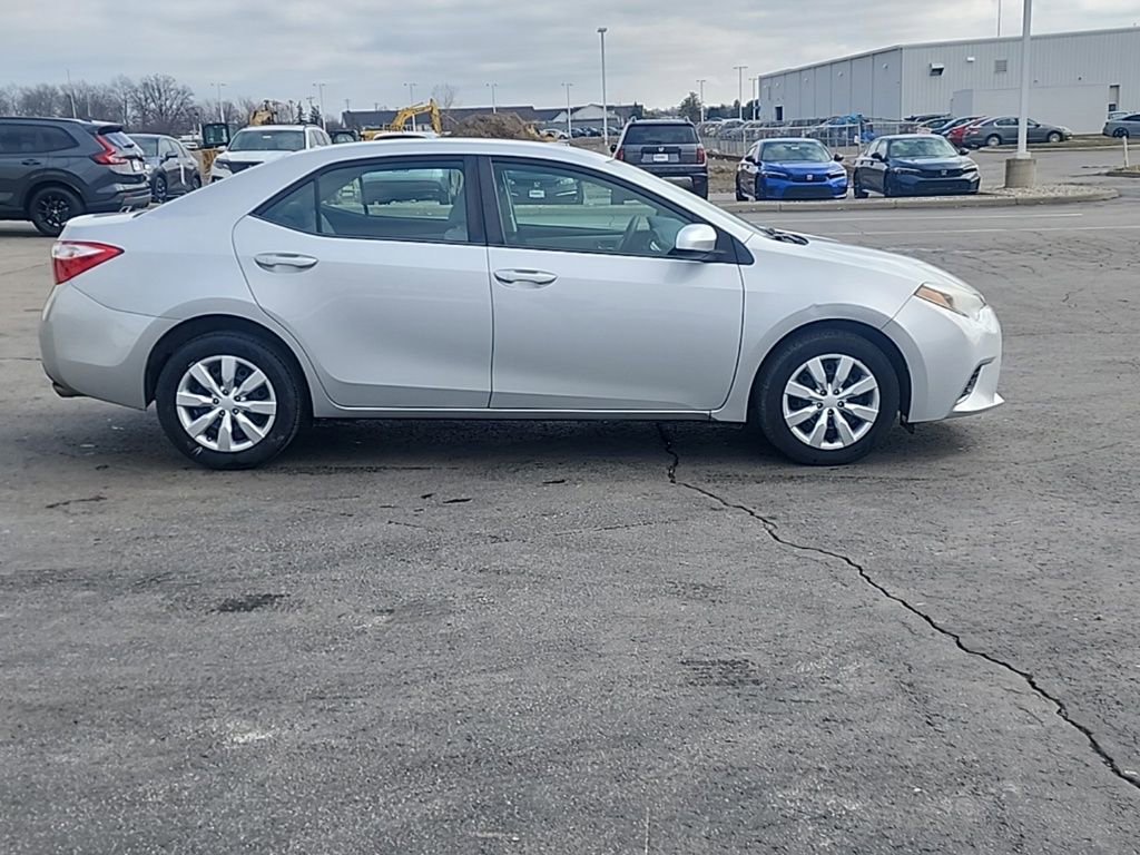 Used 2015 Toyota Corolla LE image 9
