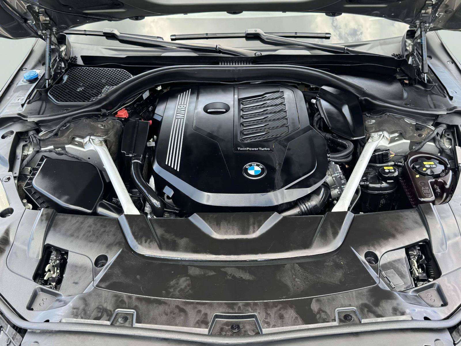 Used 2022 BMW 740i xDrive w/ M Sport Package AWD/4WD image 83