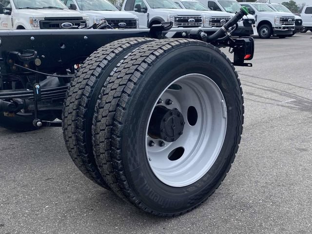New 2026 Ford F550 4x4 Supercab Super Duty image 9