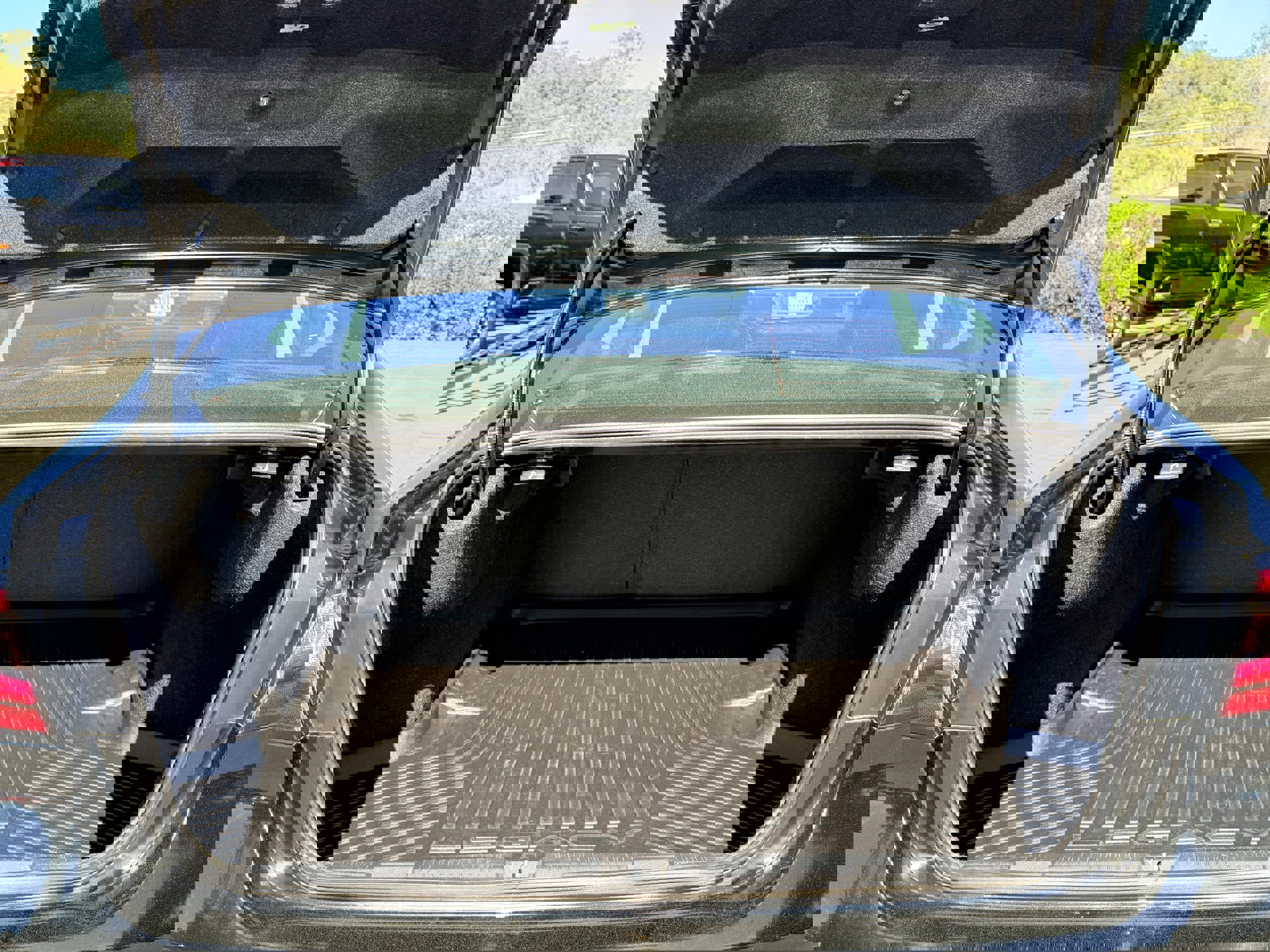 Used 2023 Subaru Legacy Limited image 9